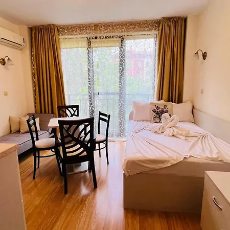 아파트 Amara в 10 Sunny