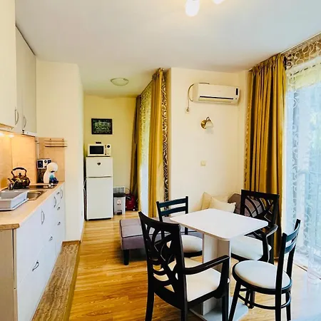 Amara в 10 Sunny