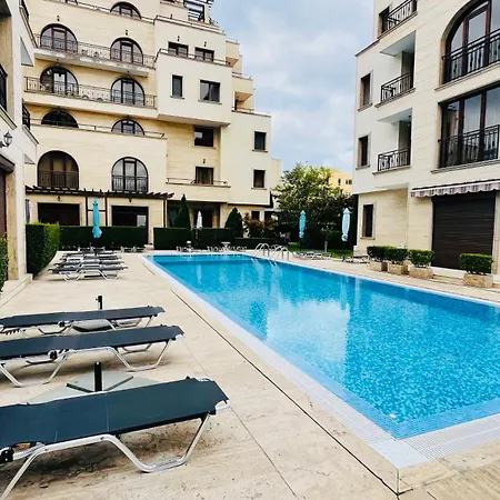 Amara в 10 Sunny *