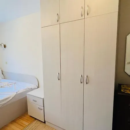 Amara в 10 Sunny